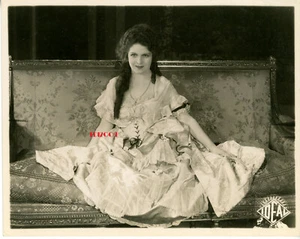 FLORA LE BRETON Vintage Original DOUBLE WEIGHT Photo RARE Long Barrell Curls - Picture 1 of 1