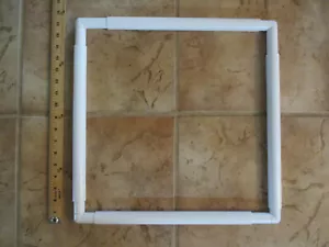 Cerchio in plastica da ricamo ~ punto croce ~ telaio da lavoro a mano 17" telaio a clip quadrato - Foto 1 di 2
