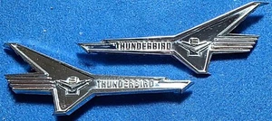 Juego de 2 emblemas de motor Ford Thunderbird V8 1956 original Keeler OEM BJ-16228-A - Imagen 1 de 2