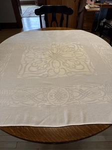 "Mantel vintage mezclado con diseño de remolino 50"" x 47"" blanco" - Imagen 1 de 10