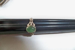 Sterling Silver Green Stone Childs Pinkie Size 3.75 Vintage - Picture 1 of 2