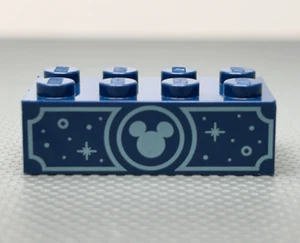 LEGO Azul Oscuro 2x4 Ladrillo Metálico Azul Claro Cabeza de Mickey Mouse Brilla 43212 - Imagen 1 de 6