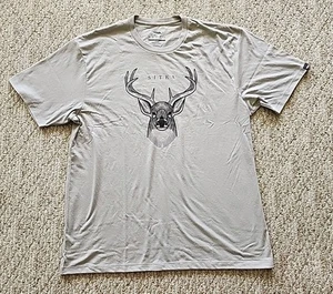 Neu Sitka Gear Kurzarm Grafik T-Shirt Herren Green Buck Gr. XL - Bild 1 von 9