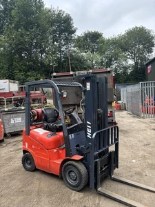1.8 Ton Heli Gas Powered Forklift - Picture 1 of 9