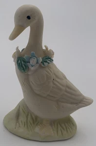 Vintage Goose Geese Figurine Floral Neck Wreath Porcelain - Picture 1 of 7