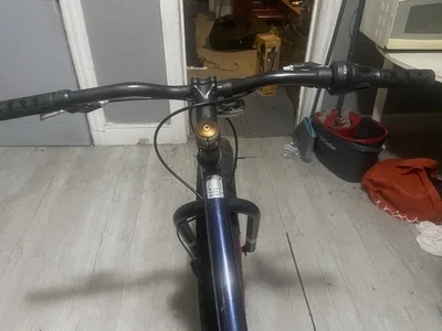 Bicicleta Mongoose Dolomite Fat Tire - Negra/Azul (R4144WMADS) Foto 1 de 4