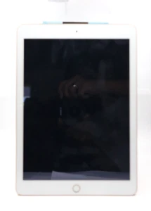 Apple iPad A1822 for parts only - Afbeelding 1 van 6