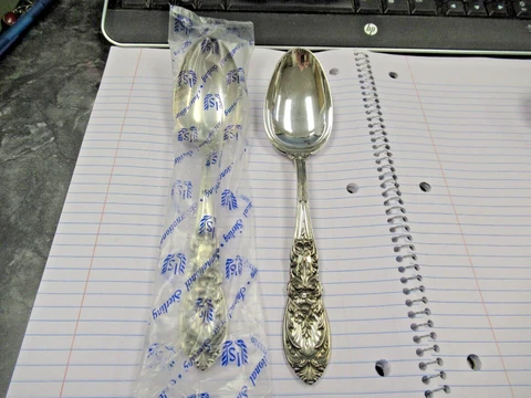 (1) New International Sterling Richelieu 8 1/2" Serving Spoon BIN! Cover