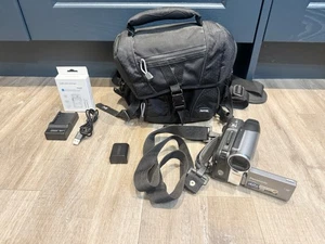 Panasonic NV-GS90 Handheld MiniDV Cassette Camcorder Mini DV, Case & Charger - Picture 1 of 7