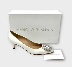 Manolo Blahnik Hangisi Satin Crystal Light cream Pumps Size 38.5 New - Picture 1 of 17