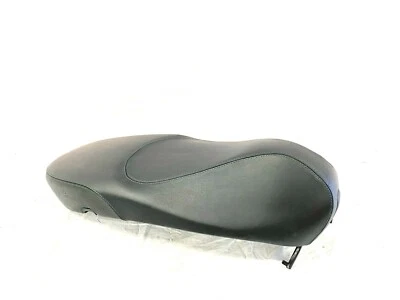Оригинальное сиденье из натуральной кожи Vespa для Vespa Primavera / Sprint - черное 605888M00P - Изображение 1 из 4