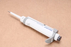 Eppendorf 0.1-2.5uL Research Plus Pipette - Picture 1 of 6