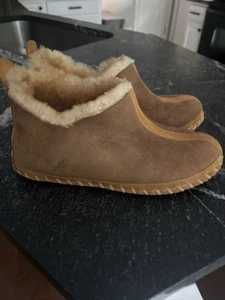 LLBean Women’s Wicked Good Slippers Size 8 - Picture 1 of 6