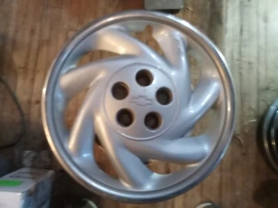 Tapacubos Chevrolet Cavalier 1995-1999 Foto 1 de 3