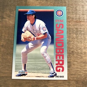 1992 Fleer Baseball Card #389 Ryne Sandberg A56 - Picture 1 of 2