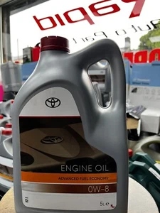Toyota Genuine Engine Oil SAE 0W8 5L Fuel Economy Hybrid 2020-On - Picture 1 of 4