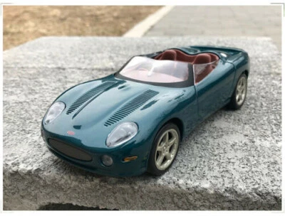 1/24 WELLY JAGUAR XK180 Roadster Static Alloy Vintage Car Model Boys Toys Green - Image 1 of 4