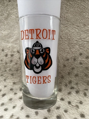 Detroit Tigers Baseball Logo Vintage Drinking Glass Tumbler 5 1/2" Tall 1968 Cover
