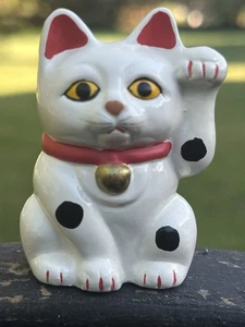 Maneki Nemo japanische Glückskatze winkendes massives Porzellan 2 Zoll Glück - Bild 1 von 13