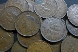 South Africa old 1d's Bulk Lot x20 Circulated Pre-Decimal Pennies - Picture 1 of 2