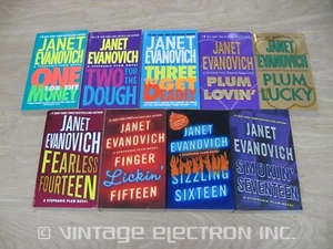 LOT (9) Paperback Books - Suspense/Mystery (Janet Evanovich) - Picture 1 of 10