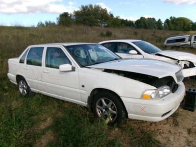 Fuse Box Engine C70 Fits 00-03 VOLVO 70 SERIES 1792742 - Image 1 of 4