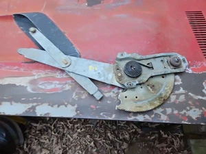 Cargador regulador ventana delantera carrocería Mopar B satélite GTX RH PASS 1973-74 - Imagen 1 de 7