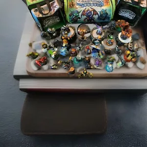 Vintage, skylanders lot huge 30 Figures, 3 Bags, Collection, Carry Case, Gem - Picture 1 of 17