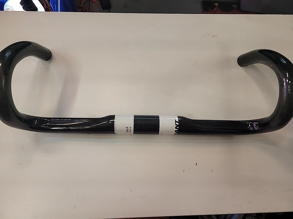 42cm Giant Contact SLR Compact Carbon Fiber Road Handlebar 31.8mm - Image 1 of 4