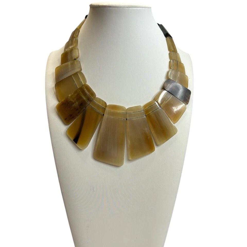Collar gargantilla cuerno de búfalo Foto 1 de 1