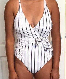CUPSHE Black White Striped Crossover One Piece SWIM SUIT Sz Medium M 6 8 - Picture 1 of 2