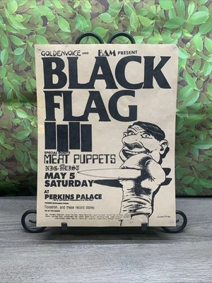 Póster Raymond Pettibon bandera negra marionetas de carne voz dorada BAM Foto 1 de 4