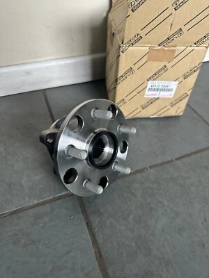 Genuine Rear Wheel Hub Bearing For LEXUS GS300H IS300H MK3 RC300h AVC10 2014-20 - Image 1 of 4