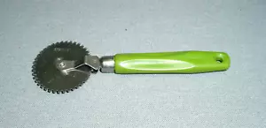 Vintage Pasta Ravioli Edge Cutter Wheel Pie Crimper Stainless Dough Cutter 7" - Picture 1 of 1