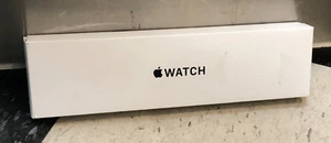 Apple Watch SE (2022) 40mm Starlight Aluminum Case with Sport Band, S/M (GPS... - Photo 1 sur 2