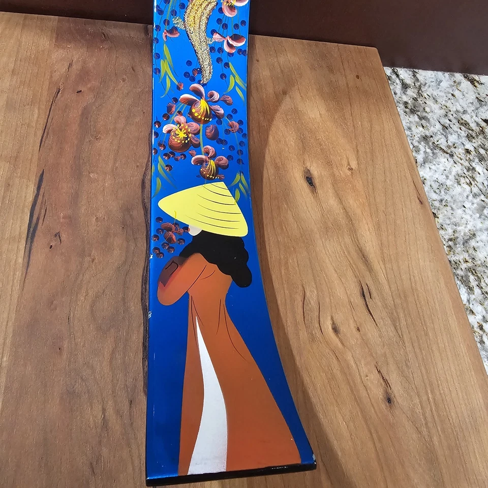 Portabotellas de vino con temática asiática pintada a mano, lacado azul Foto 1 de 4