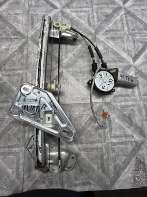 94-01 ACURA INTEGRA SEDÁN 4 PUERTAS PASAJERO DERECHO VENTANA DELANTERA REGULADOR CON MOTOR OEM Foto 1 de 4