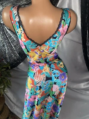 VTG SILKY NYLON POP ART FLORAL VANITY FAIR NIGHTGOWN NEGLIGEE GOWN NOS M - Image 1 of 4