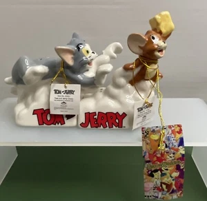 Tom &Jerry Chase Salt & Pepper Shakers Westland Giftware 22401 Hanna Barbera - Picture 1 of 14