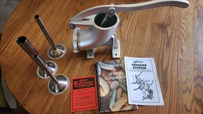 Чугунная начинка для колбасы Weston 3 фунта с 3 трубками - Изображение 1 из 4