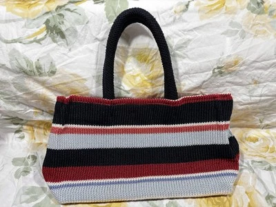 Bolso de Mano The Sak Patriótico Rojo Blanco Azul Bandera Americana Tejido Foto 1 de 2