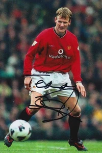 FOTO DE PELUCHE SHERINGHAM FIRMADA A MANO DEL MANCHESTER UNITED 6X4.  - Imagen 1 de 1
