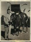 1935 Press Photo Bob Zuppke with Texas Longhorn Bull in Phoenix, Arizona