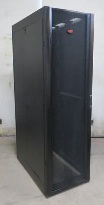APC AR3100 NetShelter SX Server 19" 600mm x 1070mm Networking Rack Cabinet 42U - Image 1 of 4