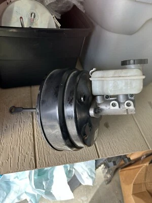 Chevrolet Camaro SS 2010-2015 cilindro maestro de refuerzo de freno eléctrico Foto 1 de 3