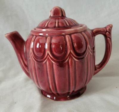 Vintage Shawnee Pottery Rosette Red  Burgundy Teapot  Cranberry - Image 1 of 3