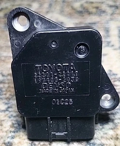 OEM TOYOTA LEXUS CHEVROLET MASS AIR FLOW METER 22204-22010 DENSO 197400-2030 - Picture 1 of 8