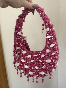 Viral- Shell Beaded Pink Shoulder bag tasseled Zipper Handcrafted in India-NWT - Picture 1 of 3