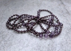 Beautiful long vintage glass and plastic necklace, violet - Picture 1 of 5