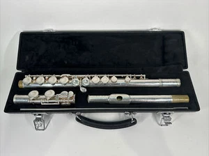 GEMEINHARDT 22 SP SILVER PLATE FLUTE W/ HARD CASE - Picture 1 of 19